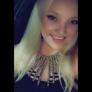 Meet your Posher, Michaela